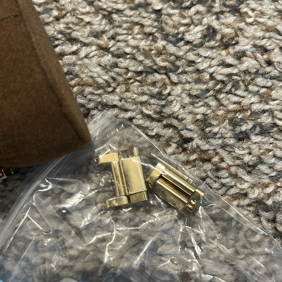 Michael Kors Watch (needs battery) - Picture 5 of 6